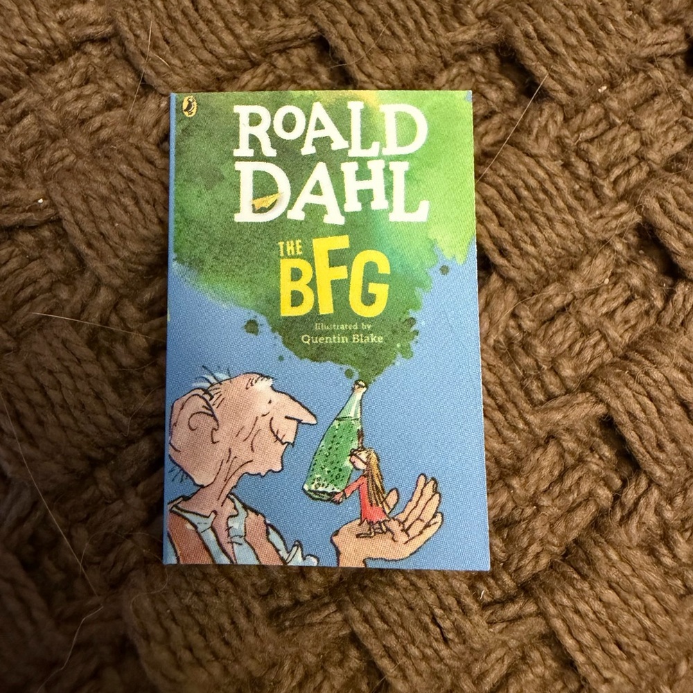 Mini Brand books 📚
